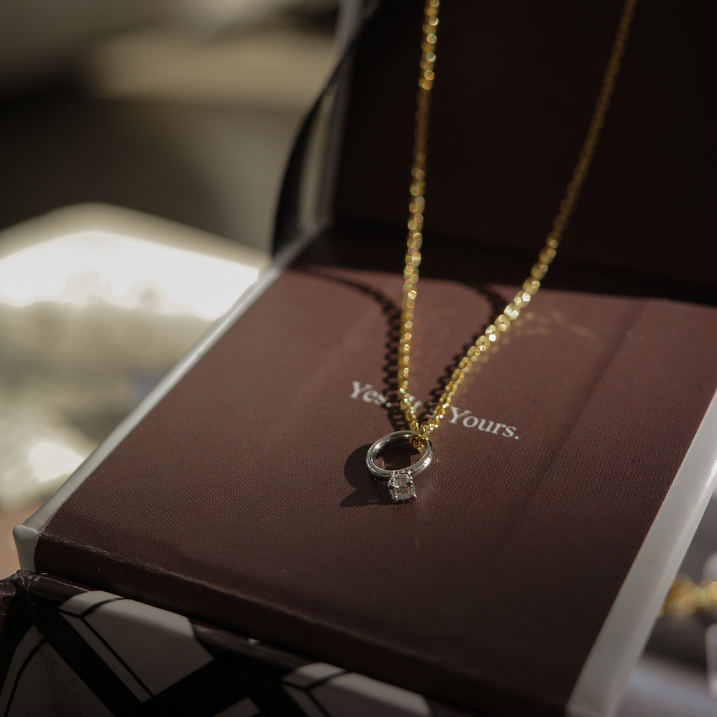 Petite Solitaire Pendant
