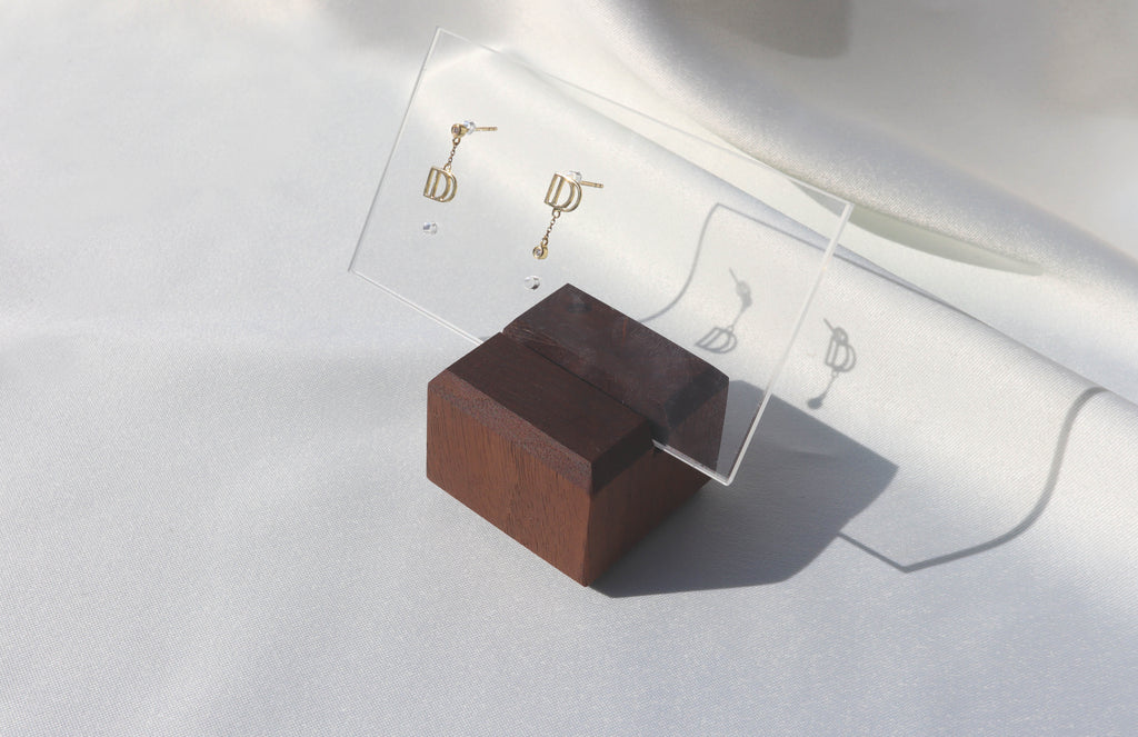 Small Crest Earrings